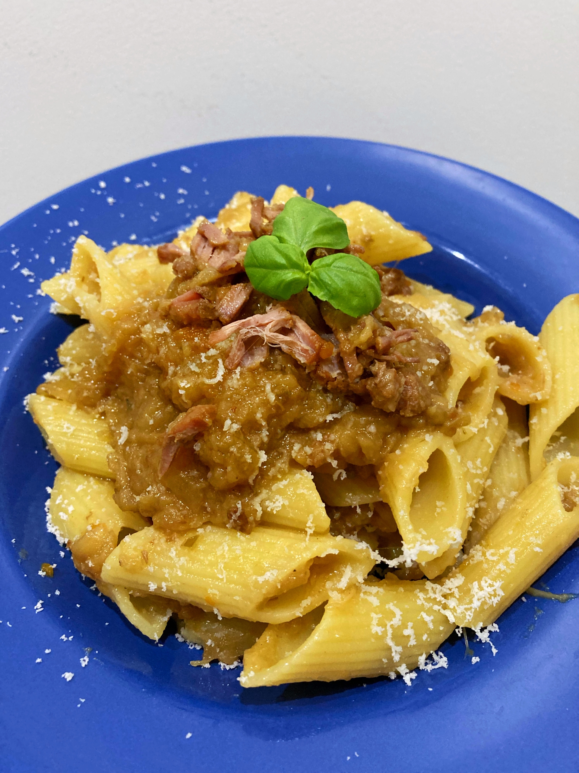 Pasta alla Genovese con cebolla caramelizada