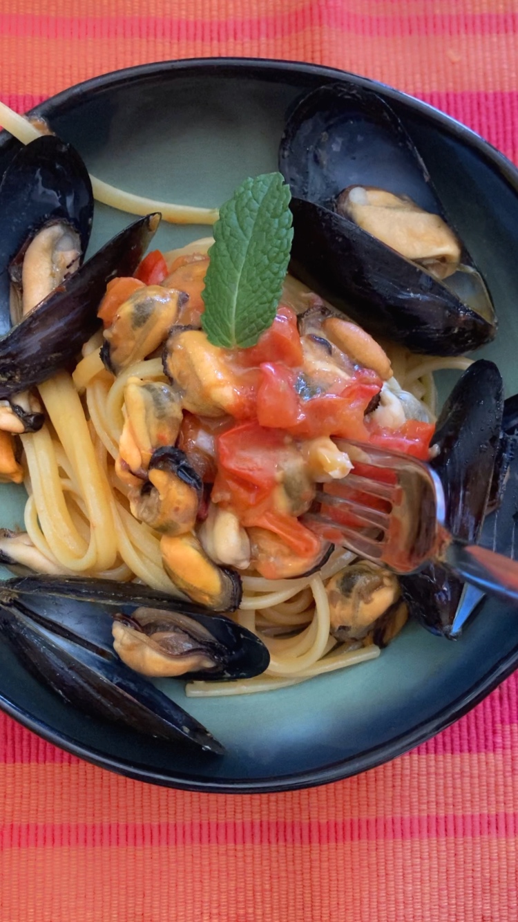 Pasta con mejillones, cremosa y con sabor a mar